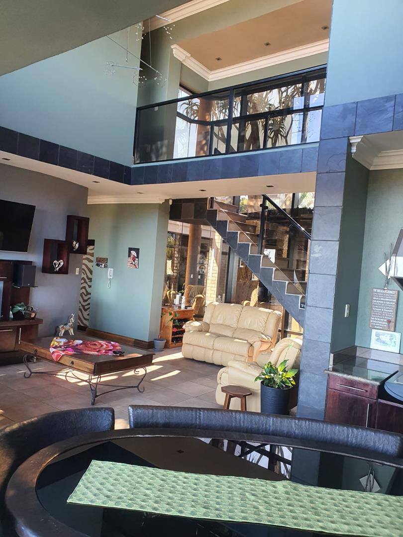 6 Bedroom Property for Sale in Lovemore Heights Estate Eastern Cape